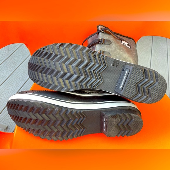 SOREL WOMENS TIVOLI HIGH BOOT BLACK, VAPOR BLUE - LIKE NEW - Picture 3 of 12